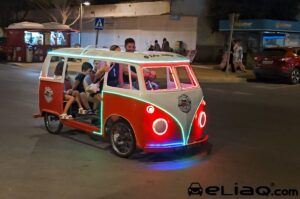 auto a pedali illuminate a roquetas de mar